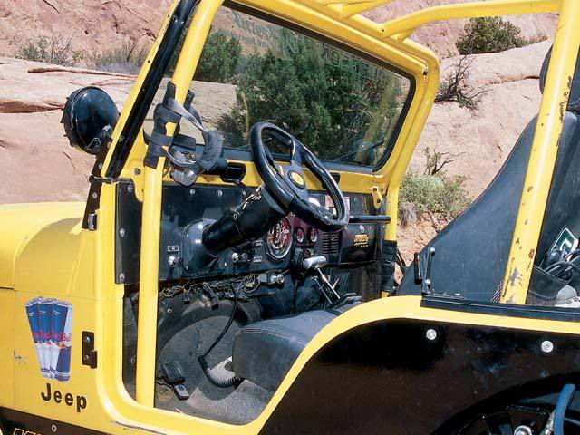 03104wd_11z1977_Jeep_CJ5Interior_Vi.jpg