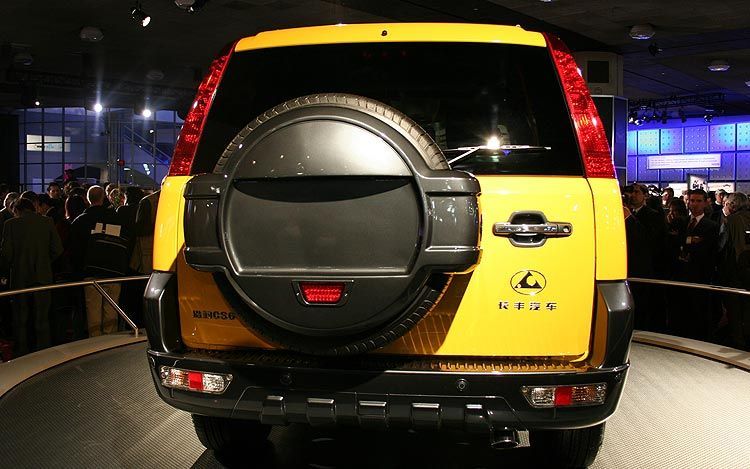 038 changfeng_liebao_CS6+rear_view.jpg