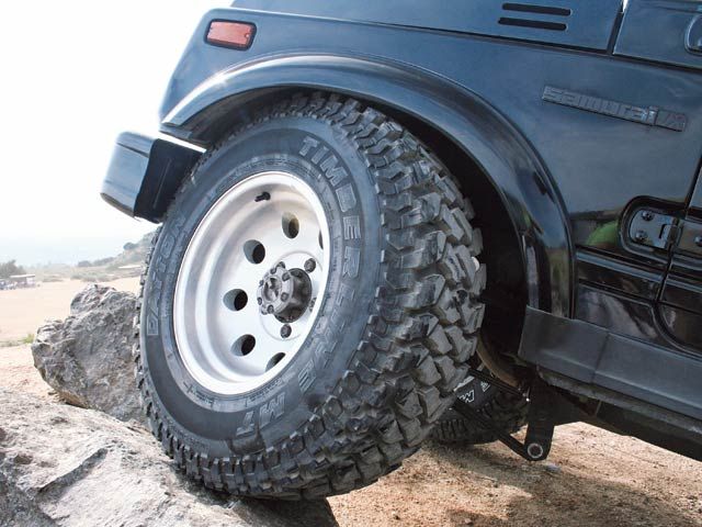 0704_4wd_27_z+1988_suzuki_samurai_buildup+wheel_detail.jpg