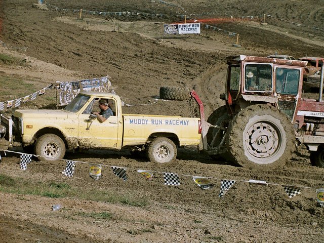 0705or_11_z+muddy_run_race+chevy_tractor_pull.jpg