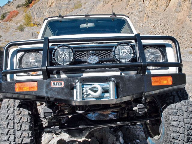 0802_4wd_08_z+1994_suzuki_samurai+front_arb_samurai_bull_bar.jpg