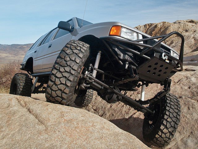 0802or_13_z+1993_isuzu_rodeo_off_road_unsung_hero+exterior_view_main.jpg