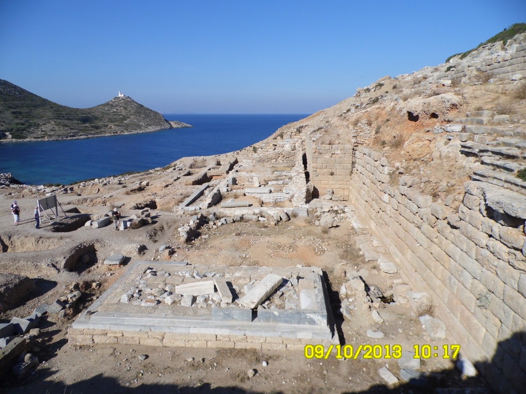 09 10 10 17 Knidos Propylon