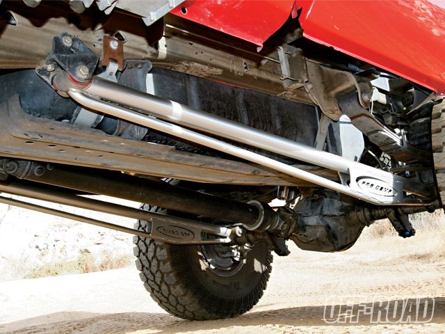 0903or_07_z+2003_ford_f_350+pro_comp_traction_bars.jpg