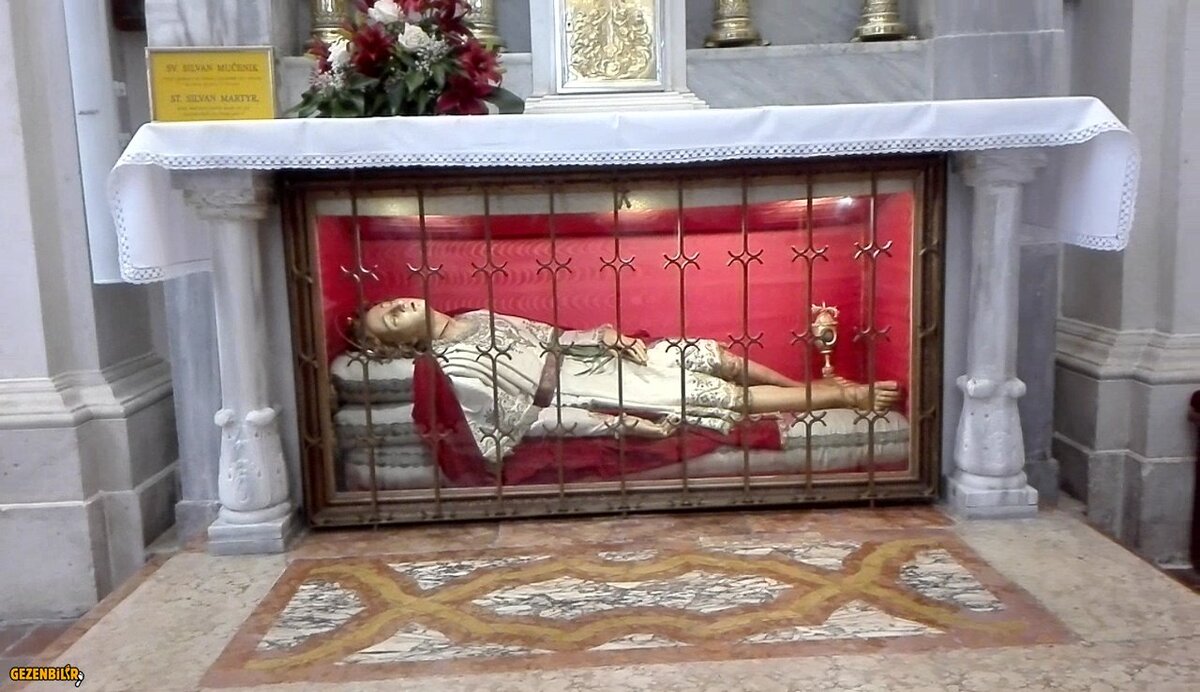 10- vlcsnap-2017-11-03-16h54m07s639.jpg