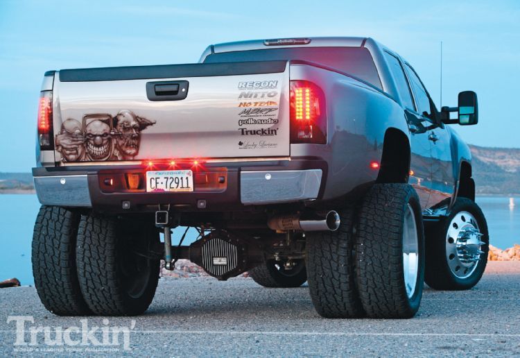 1008tr_05+2009_chevy_silverado_3500_HD+right_rear_angle.jpg