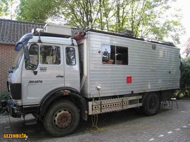 1017A-overland-truck-left-driver-side.jpg