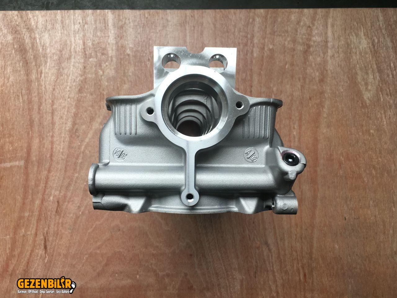 11110-82602 Suzuki Samurai 1.3 8v 1990-1998 Vitara 1.6 8v Carb. Cylinder Head.jpeg
