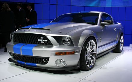 112_2007_new_york_auto_show_03s+2008_ford_shelby_GT500KR+front_three_quarter_view.jpg