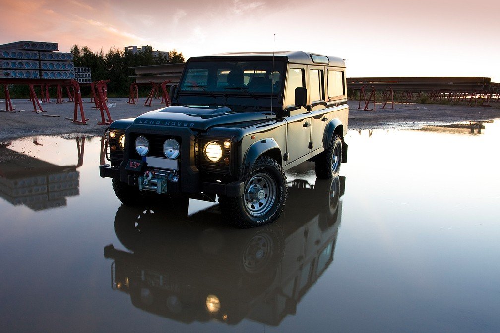 1282008_oulu_landrover_defender12.jpg