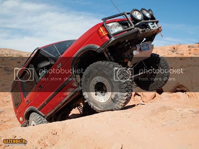 129_0605_01_z1996_land_rover_discov.jpg