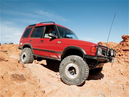 129_0710_01_z+1994_2004_land_rover_discovery+front_passenger_side_view.jpg