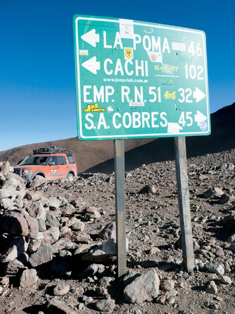 129_0807_03_z+land_rover_discovery_argentina+street_sign.jpg