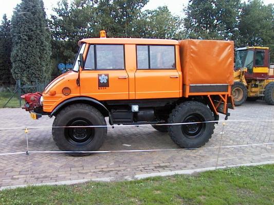 13 unimog421 DOKA.jpg