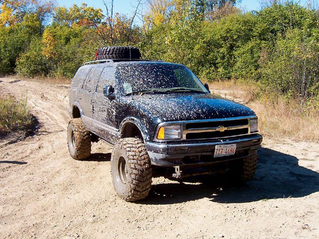 131_0803_05_z+1996_chevy_blazer+front_view.jpg