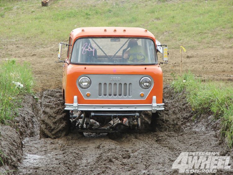 131_1103_10_o+131_1103_backyard_mud_boggin+jeep_fc170_front.jpg