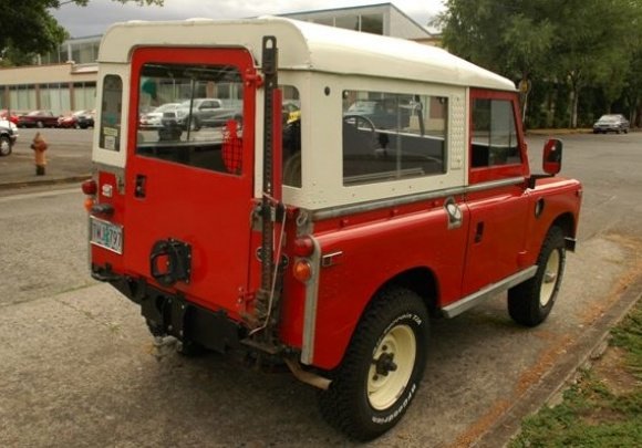 1973_Land_Rover_Series_III_88.jpg