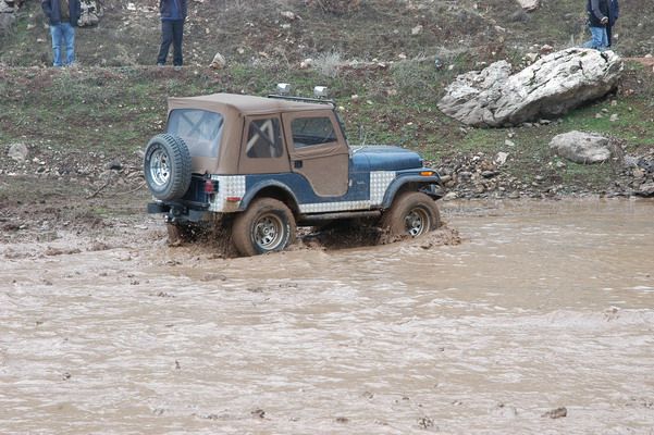 2 Ocak 2010 Off Road 130_resize.jpg