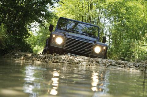 2007-landrover-defender-creek-crossing.jpg