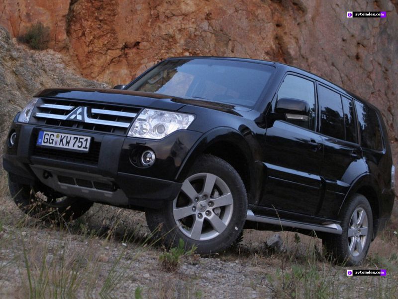 2007_mitsubishi_pajero_21.jpg