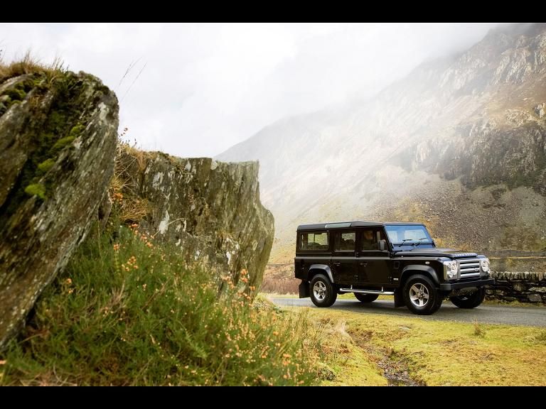 2008-Land-Rover-Defender-SVX-Front-And-Side-3-1920x1440.jpg