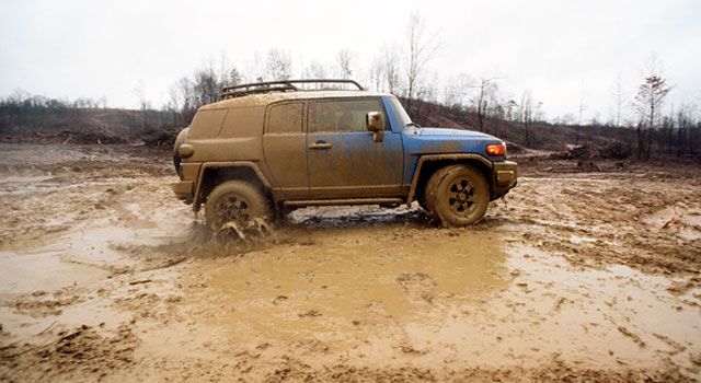 2008_Toyota_FJ_Cruiser.jpg
