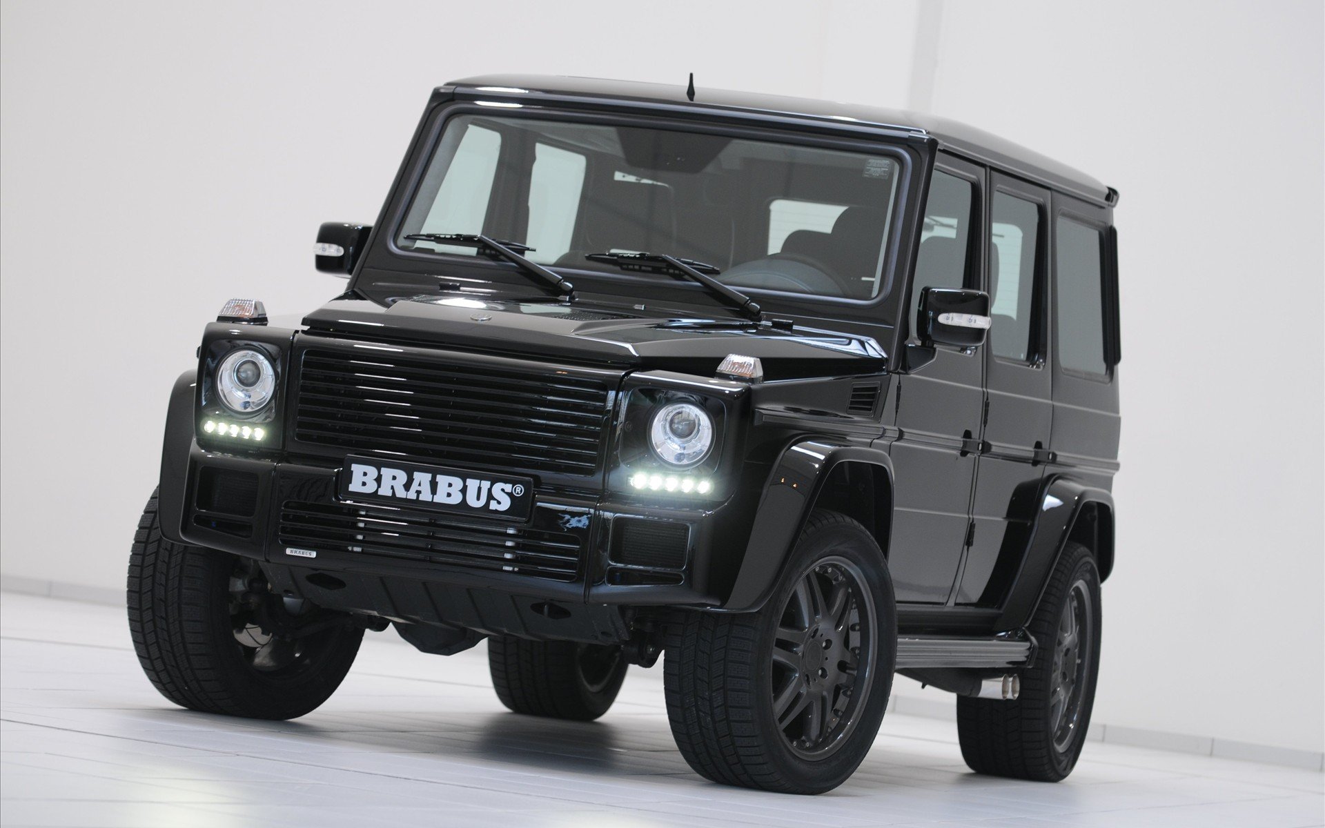 2009-Brabus-Mercedes-Benz-G-Class-V12-S-Biturbo-widescreen-09.jpg