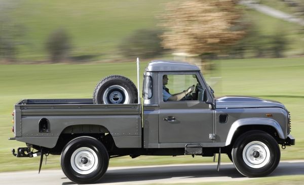 2009_land_rover_defender_svx_6_gallery_image_large.jpg