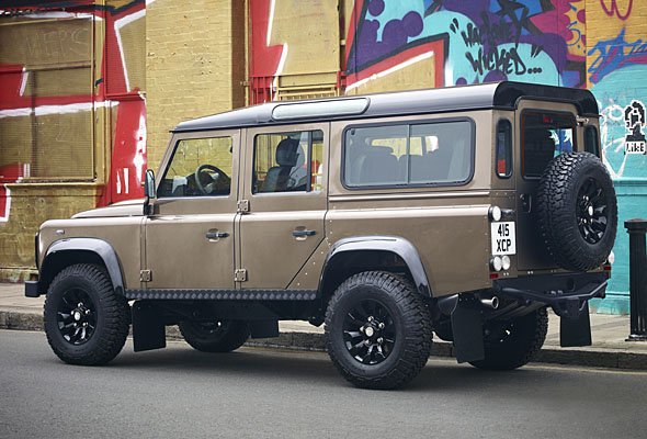 2010-land-rover-defender-110-side-590x400.jpg