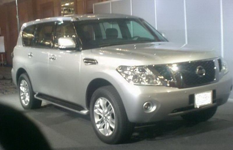 2010_Nissan_Patrol_lights.jpg