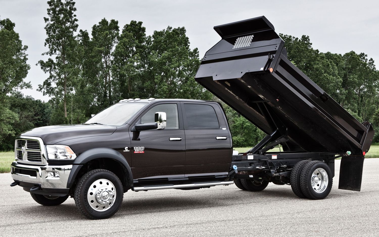 2012 Ram 5500 Chassis Cab with Knapheide front three quarters