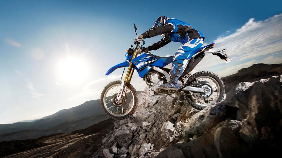 2012-Yamaha-WR250FR-EU-Racing-Blue-Action-002.jpg