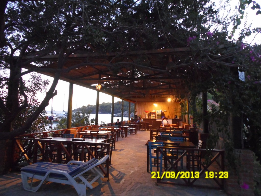 21 09 19 23 mazirestoran kafe