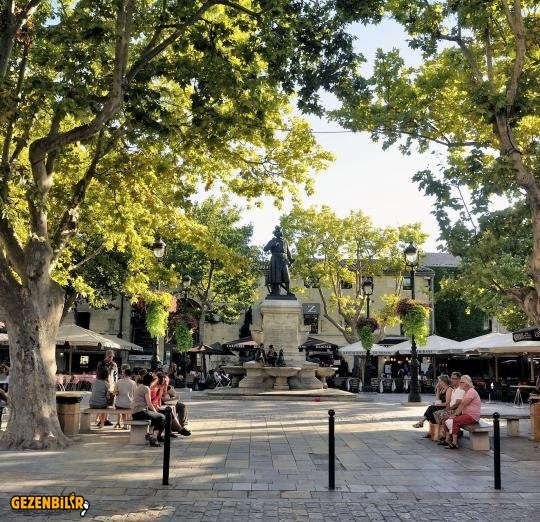 23 Agustos 2019 Aigues Mortes 1place-st-louis.jpg