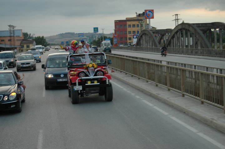 270010_1899480693295_1429993495_31766257_8056008_n - Kopya.jpg