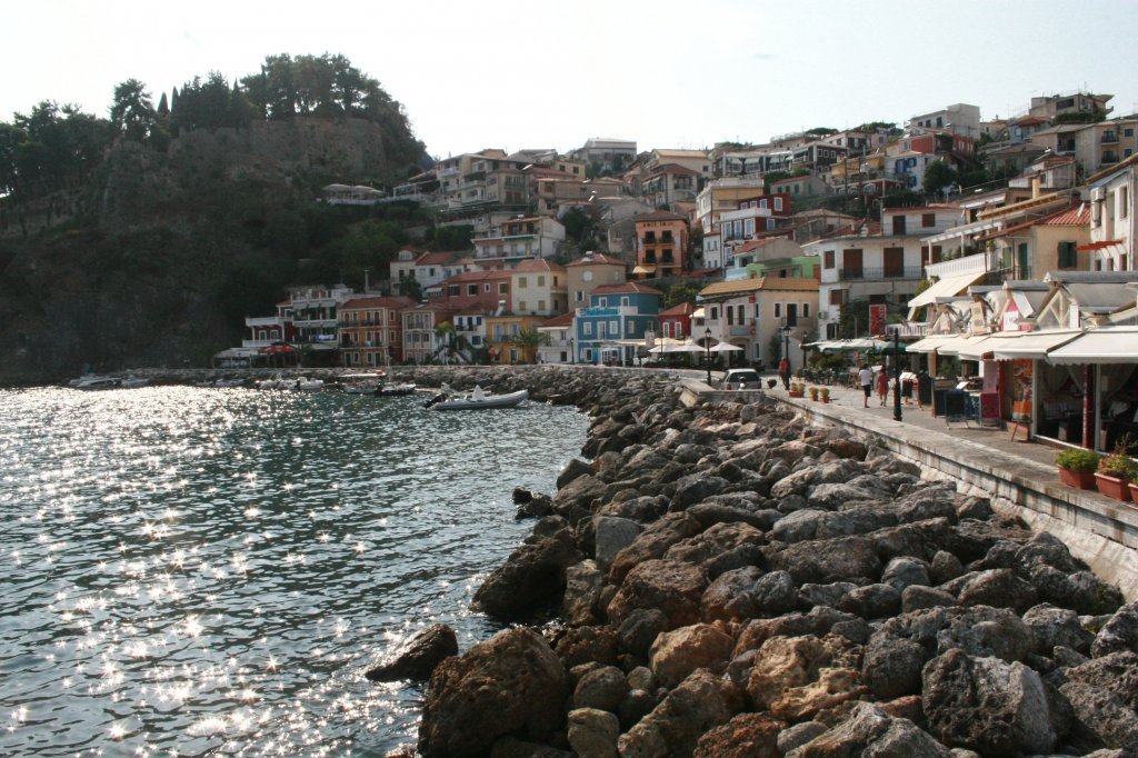 37-PARGA SOKAKLARI.JPG
