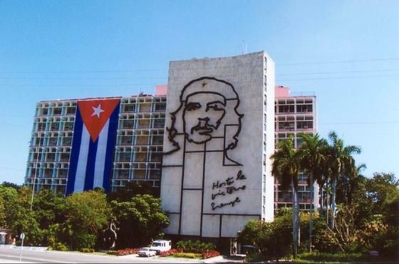 3995722 Che on the Ministry of the Interior building Havana