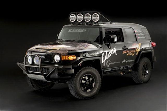 50th_Anniversary_Toyota_FJ_cruiser_92897_20080621_l.jpg