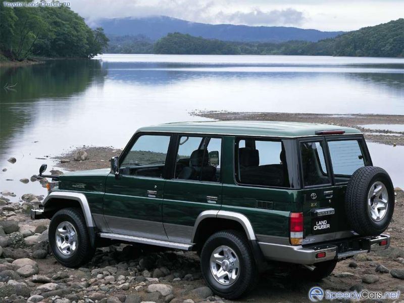 530Toyota_Land_Cruiser_70.jpg