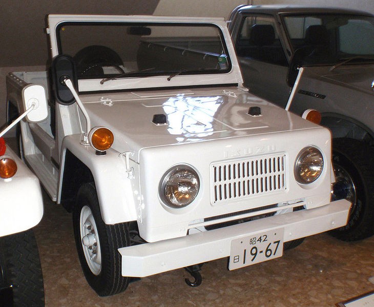 730px-Isuzu_Unicab_2.jpg