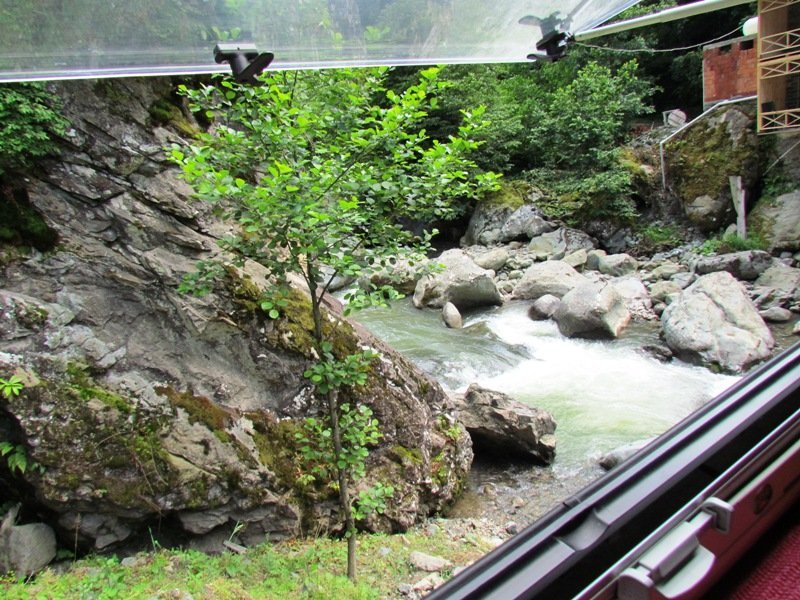 78 Arhavi-KaravanÃƒÂƒÃ‚Â„ÃƒÂ‚Ã‚Â±n camÃƒÂƒÃ‚Â„ÃƒÂ‚Ã‚Â±ndan dere.jpg