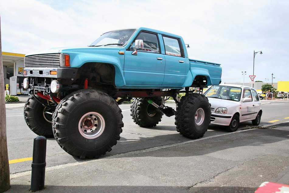 88_hilux_4wd_bigfoot_18.jpg