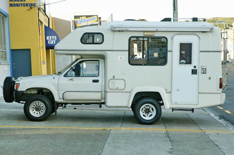 92_hilux_4x4_camper_14.jpg