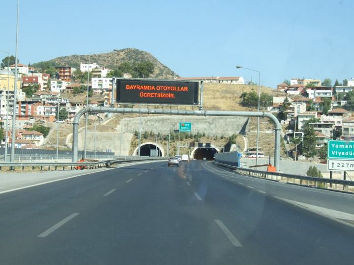 ÃƒÂƒÃ‚Â„ÃƒÂ‚Ã‚Â°zmir yolu ÃƒÂƒÃ‚ÂƒÃƒÂ‚Ã‚Â§iÃƒÂƒÃ‚Â„ÃƒÂ‚Ã‚ÂŸli tÃƒÂƒÃ‚ÂƒÃƒÂ‚Ã‚Â¼nelleri 1.jpg