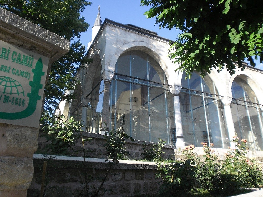 ÃƒÂƒÃ‚ÂƒÃƒÂ‚Ã‚Â‡ok eski bir cami Lari.JPG