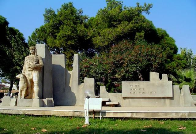 atÃƒÂƒÃ‚ÂƒÃƒÂ‚Ã‚Â§alÃƒÂƒÃ‚Â„ÃƒÂ‚Ã‚Â± kel mehmet efe heykeli.jpg