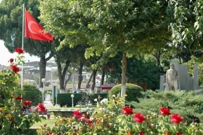 atçal? kel mehmet efe uzaktan.jpg