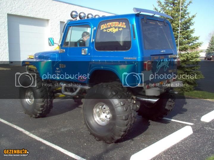 big_blue_jeep.jpg