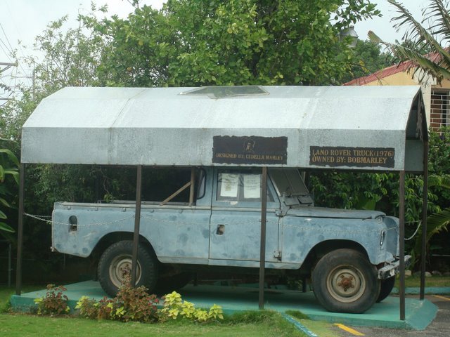 bobmarley'slandrover.jpg