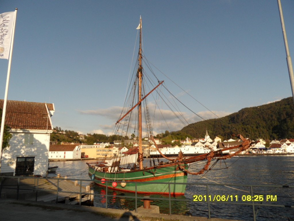 Bu yaziyi yazarken ÃƒÂƒÃ‚ÂƒÃƒÂ‚Ã‚Â¶nÃƒÂƒÃ‚ÂƒÃƒÂ‚Ã‚Â¼mdeki gÃƒÂƒÃ‚ÂƒÃƒÂ‚Ã‚Â¼zel gemi.JPG